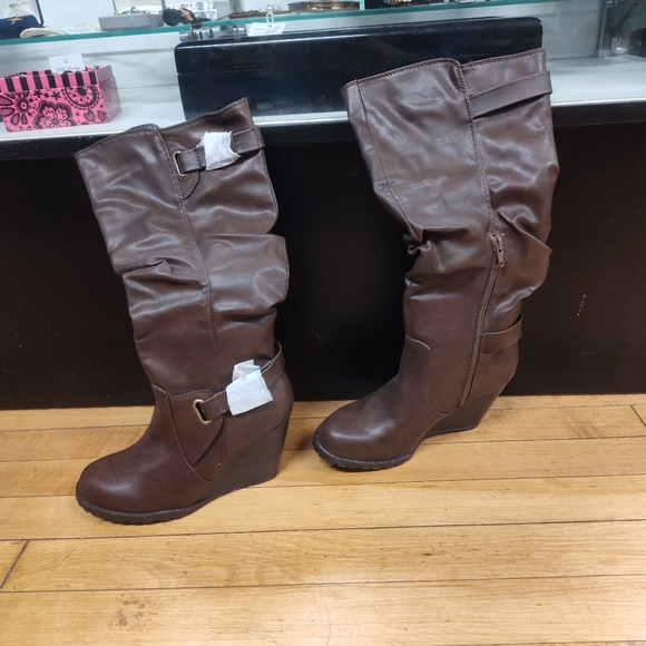 New attitude boots - Picture 1 of 3